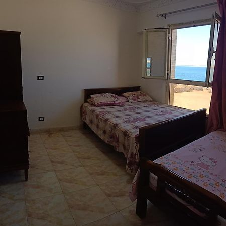 Seaside Haven: Furnished Apartment with Beach Views Abu Qir Exterior photo