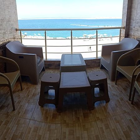 Seaside Haven: Furnished Apartment with Beach Views Abu Qir Exterior photo