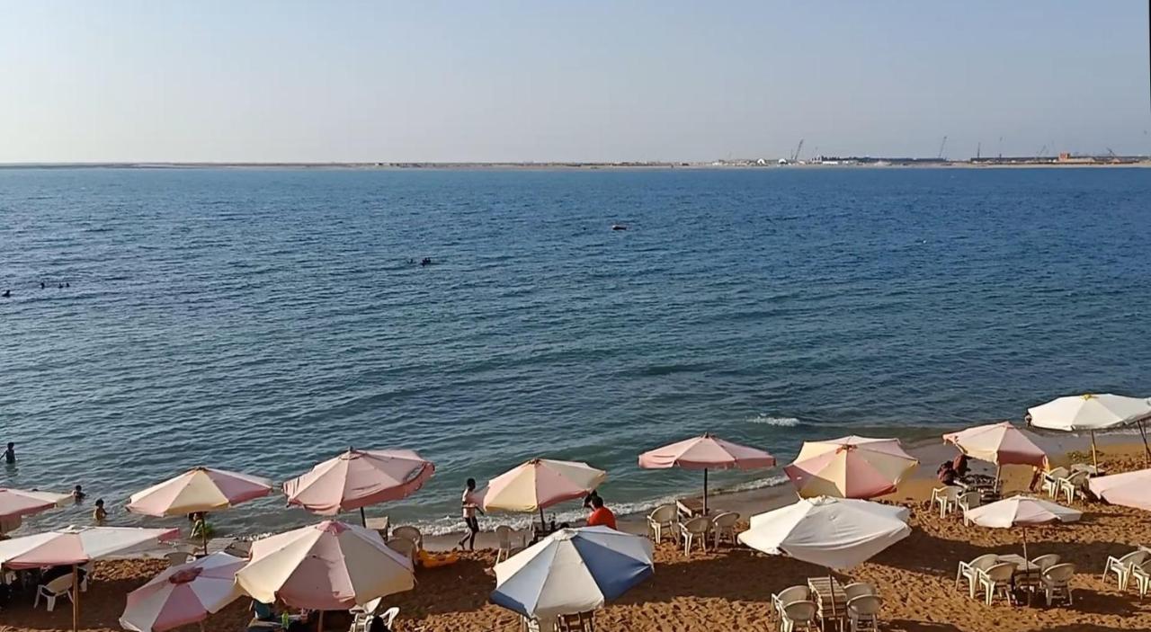 Seaside Haven: Furnished Apartment with Beach Views Abu Qir Exterior photo