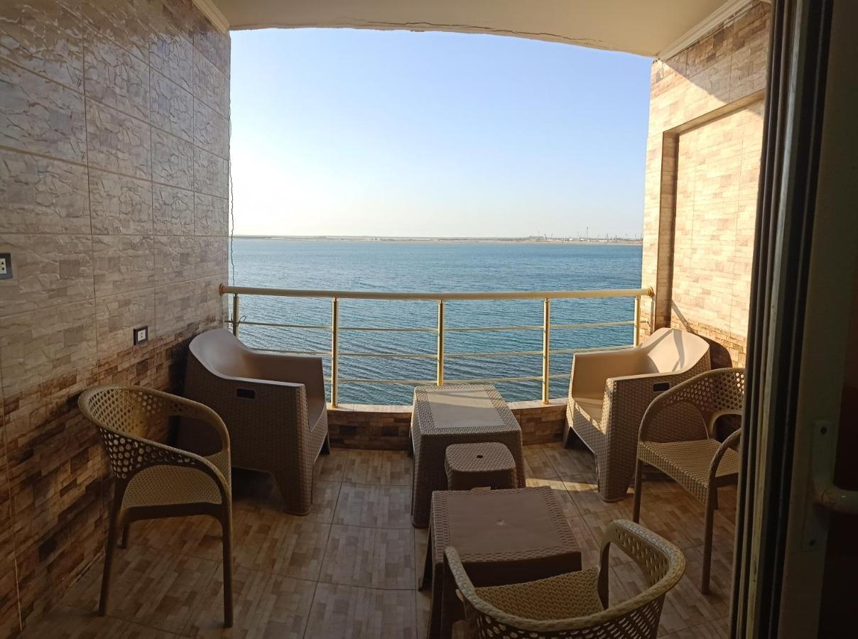 Seaside Haven: Furnished Apartment with Beach Views Abu Qir Exterior photo