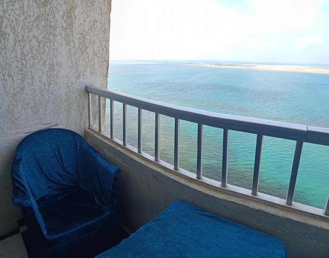 Seaside Haven: Furnished Apartment with Beach Views Abu Qir Exterior photo