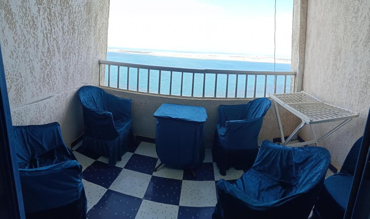 Seaside Haven: Furnished Apartment with Beach Views Abu Qir Exterior photo