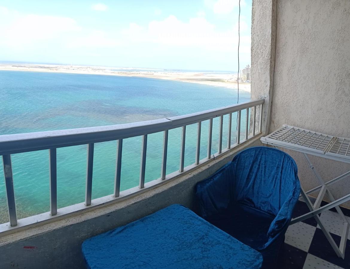 Seaside Haven: Furnished Apartment with Beach Views Abu Qir Exterior photo